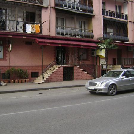 Отель Гостевой дом Melikashvili 57 Батуми Экстерьер фото