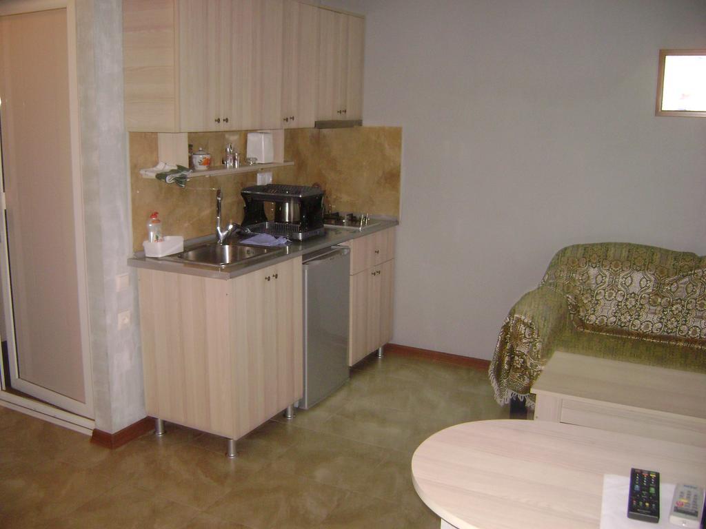 Отель Гостевой дом Melikashvili 57 Батуми Экстерьер фото