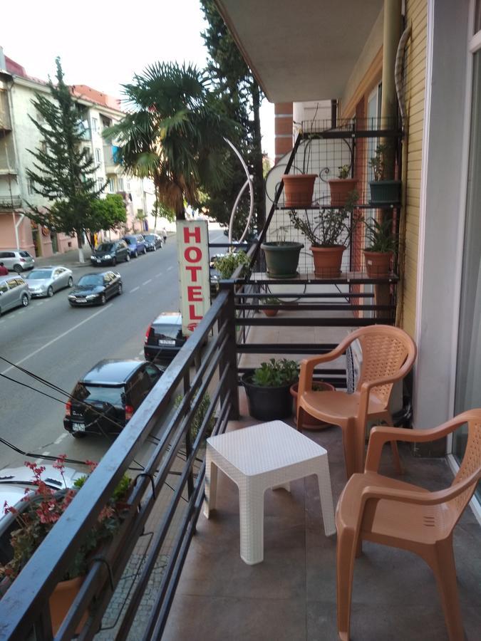 Отель Гостевой дом Melikashvili 57 Батуми Экстерьер фото