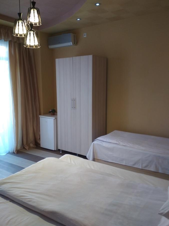 Отель Гостевой дом Melikashvili 57 Батуми Экстерьер фото